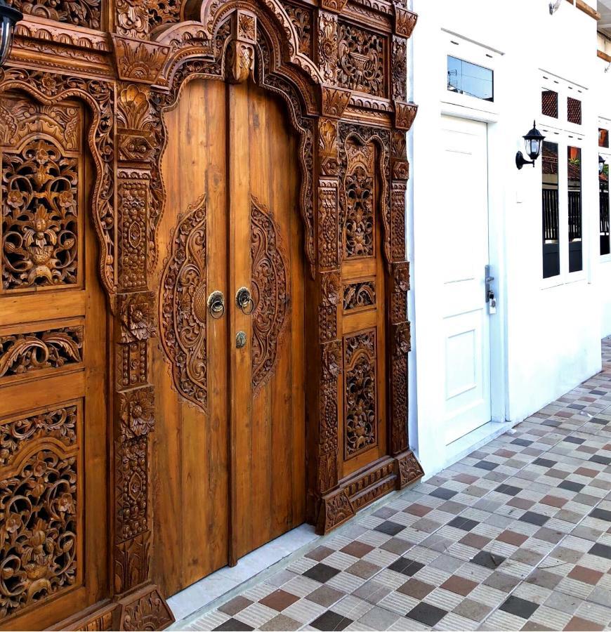 The Lawang Yogya Guesthouse ジョグジャカルタ エクステリア 写真