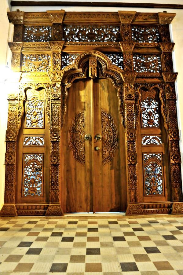 The Lawang Yogya Guesthouse ジョグジャカルタ エクステリア 写真